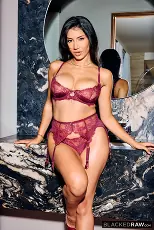 Roxie Sinner - Stacked Brunette Loves A BBC Treat | Picture (1)